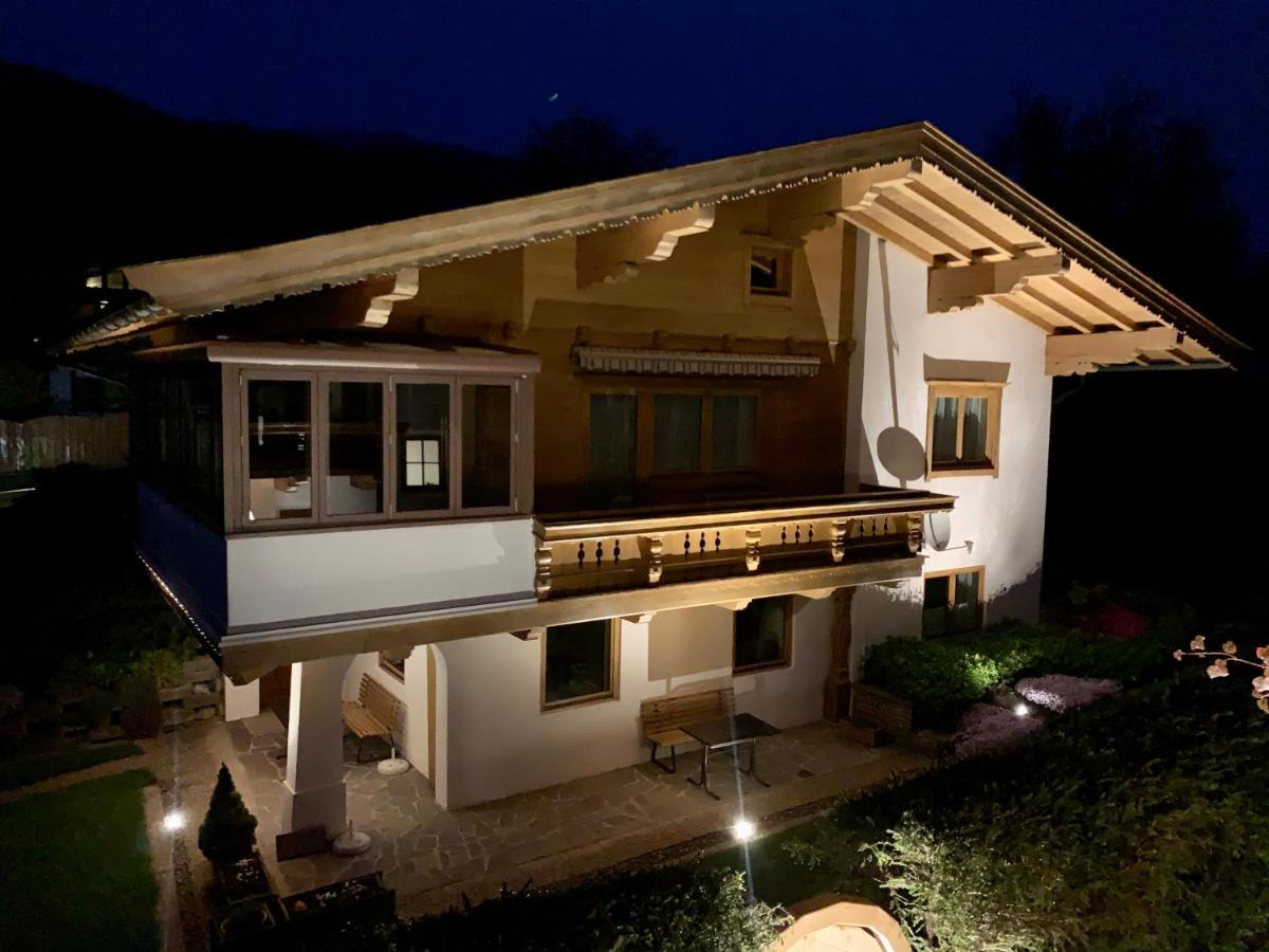 Ferienwohnung an der Familienabfahrt Brixen im Thale Exterior foto